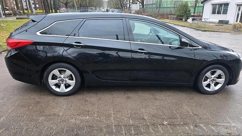 Gebraucht Hyundai i40 136 PS (100 kW) 2013 Schwarz Kombi