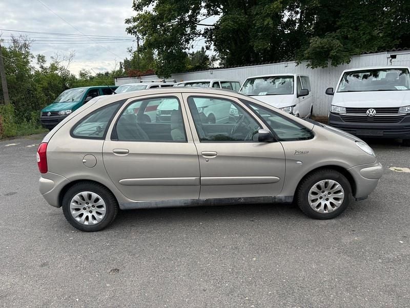 Gebraucht Citroën Xsara Picasso Exclusive 116 PS (85 kW) 2002 Gold Van / Kleinbus