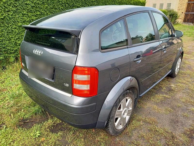 Grau Gebraucht 2005 Audi A2 Kleinwagen | 1.100 € (Superpreis) - Bild 1/4