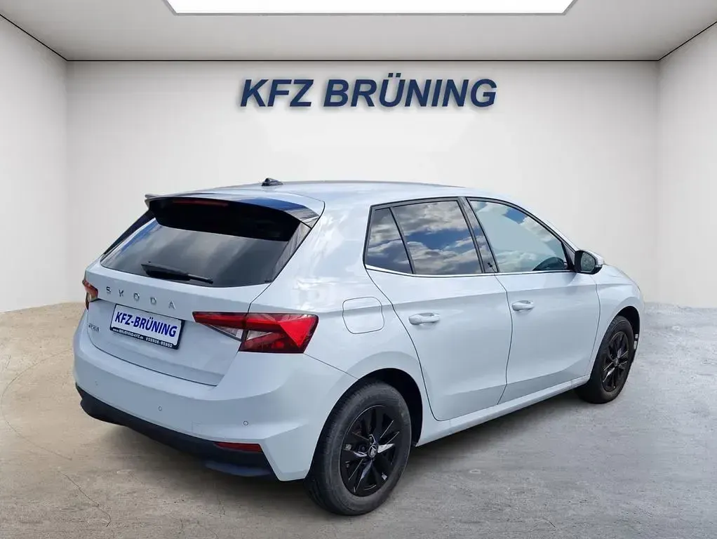 Gebraucht Skoda Fabia Selection 95 PS (69 kW) 2025 Moonweiß perleffekt (2y2y (metallic) Kleinwagen