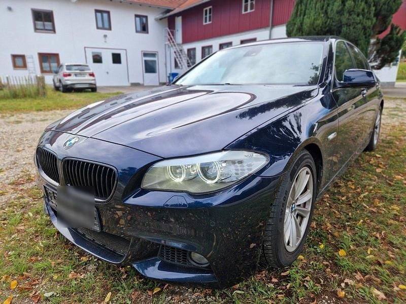 Blau Gebraucht 2011 BMW 525 Limousine | 7.300 € (Superpreis) - Bild 1/4