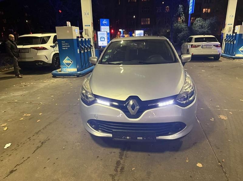 Gebraucht Renault Clio IV Expression 73 PS (53 kW) 2015 Limousine