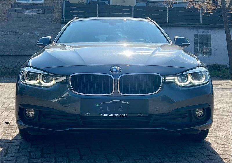 Gebraucht BMW 318 Advantage 150 PS (110 kW) 2019 Grau Kombi
