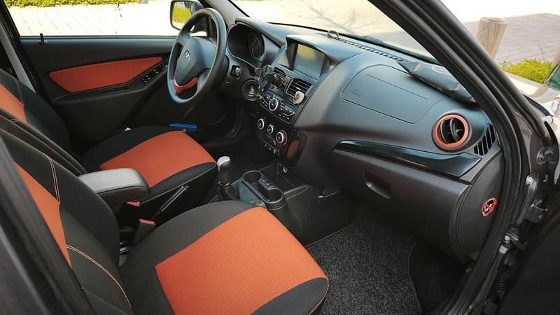 Gebraucht Lada Kalina 98 PS (72 kW) 2017 Grau Kombi