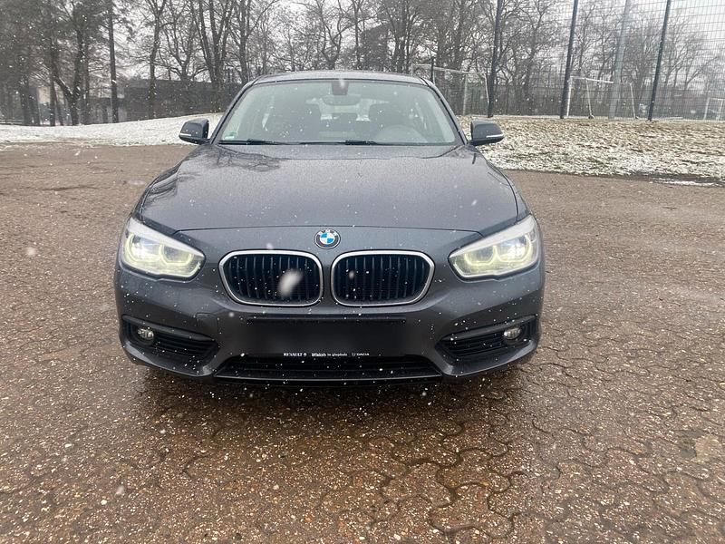 Gebraucht BMW 116 Advantage 115 PS (84 kW) 2018 Grau Kleinwagen