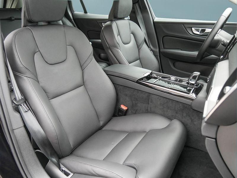 Gebraucht Volvo V60 Plus 349 PS (256 kW) 2025 Schwarz Kombi