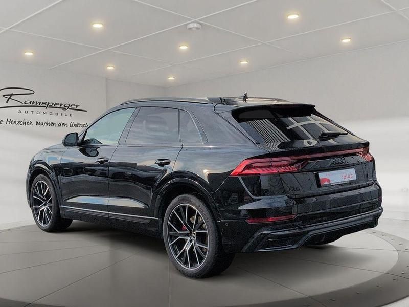 Gebraucht Audi Q8 Ambiente 286 PS (210 kW) 2023 Mythosschwarz metallic SUV