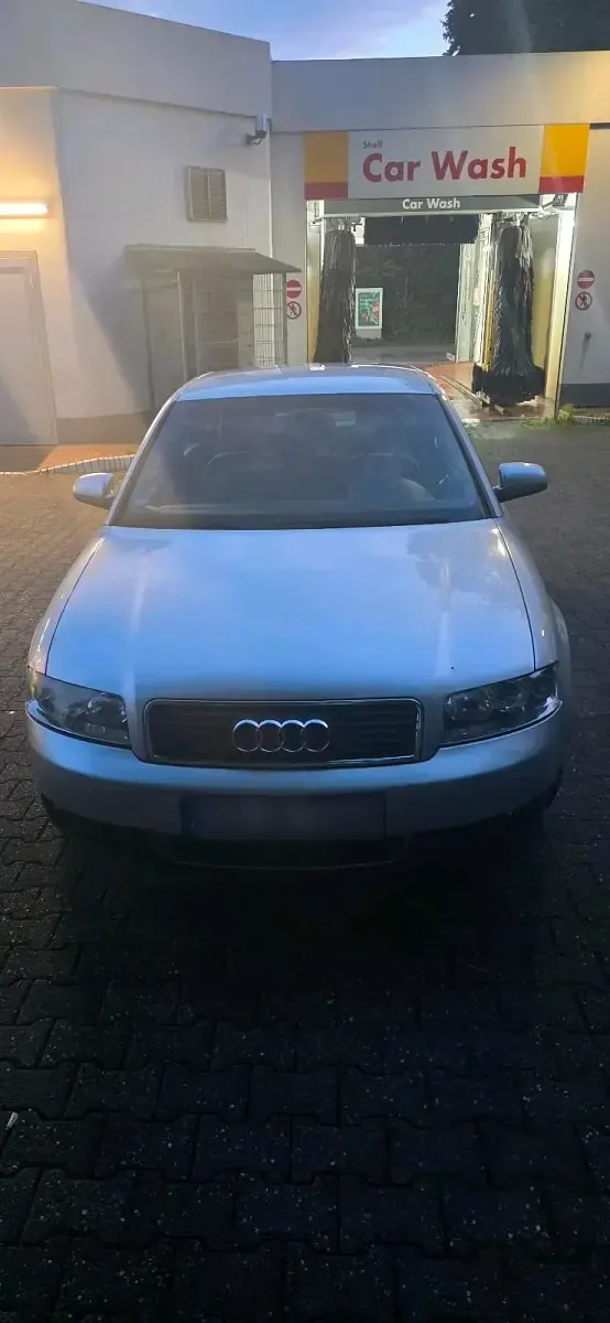 Gebraucht Audi A4 131 PS (96 kW) 2001 Silber Limousine