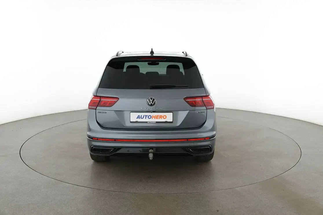 Gebraucht VW Tiguan Allspace R-line 190 PS (139 kW) 2023 Grau SUV