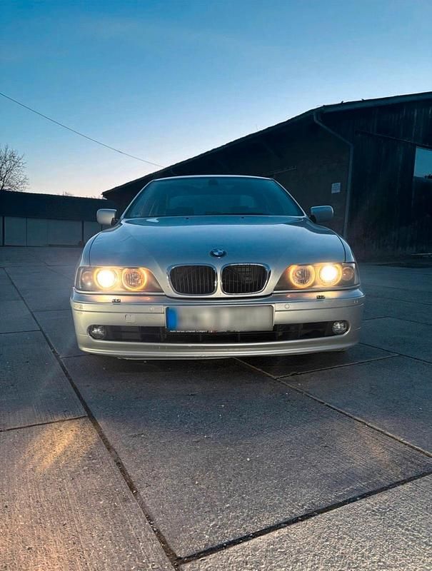 Second-hand BMW 525 M Sport 230 CP (169 kW) 2000 Argintiu Berlinǎ