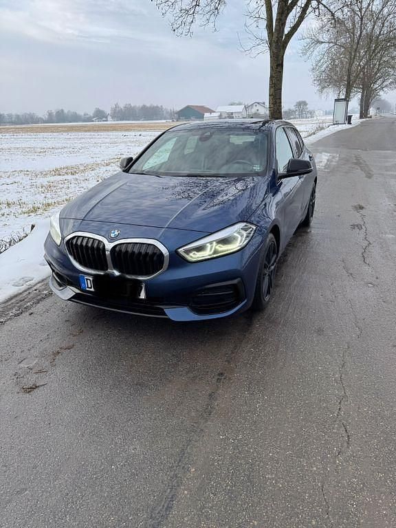Gebraucht BMW 118 Sport Line 136 PS (100 kW) 2023 Blau Kleinwagen