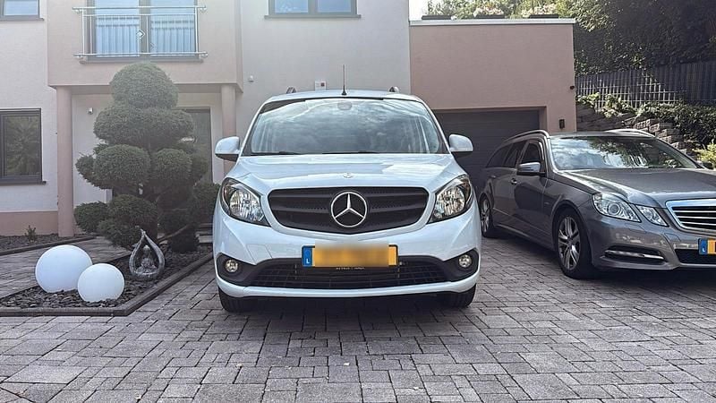 Weiß Gebraucht 2025 Mercedes Citan 109 Kombi | 12.950 € - Bild 1/4