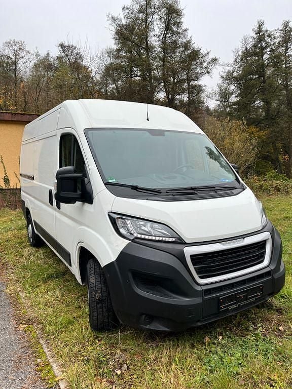 Gebraucht Peugeot Boxer 140 PS (102 kW) 2021 Weiß Van