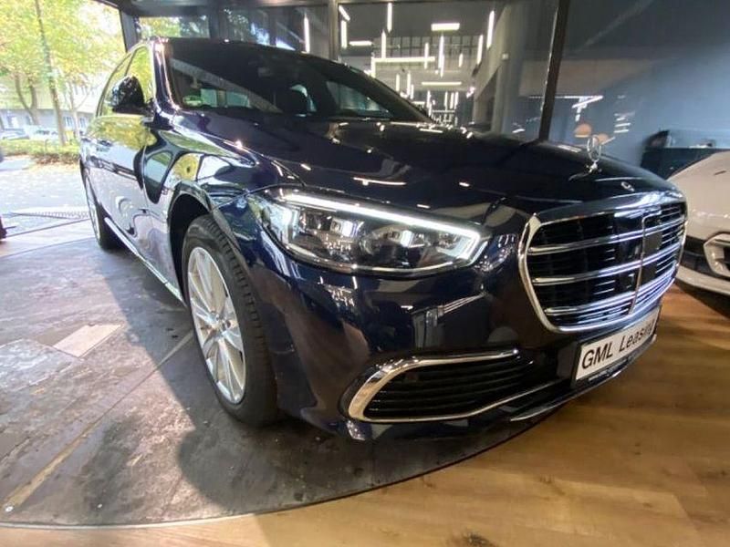 Blau Gebraucht 2023 Mercedes S450 Limousine | 84.750 € - Bild 1/4
