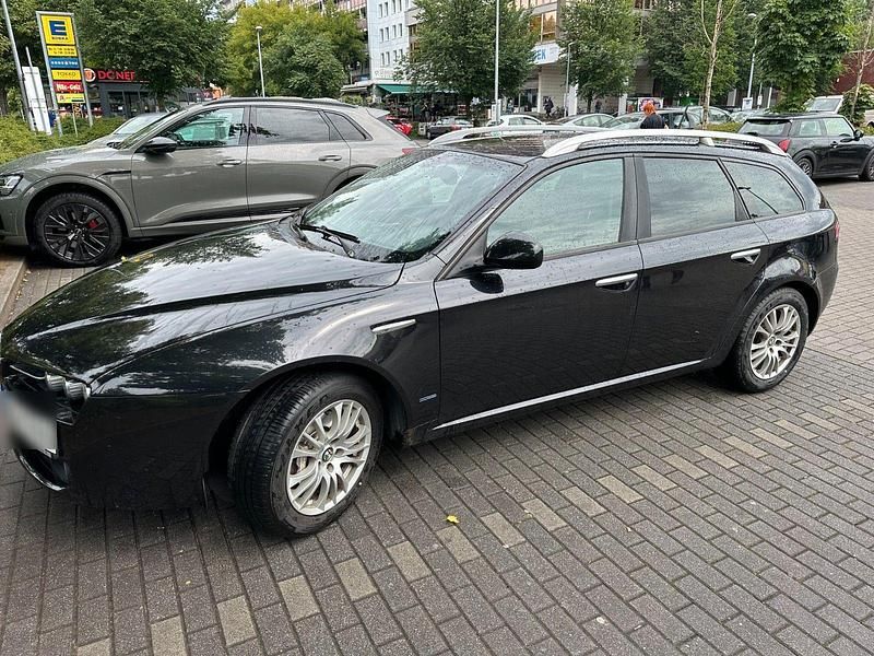 Schwarz Gebraucht 2009 Alfa Romeo 159 Kombi | 3.900 € (Fairer Preis) - Bild 1/4