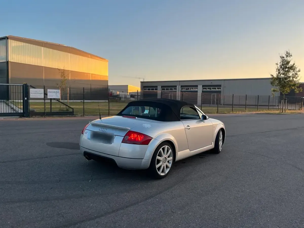 Gebraucht Audi TT Design 179 PS (131 kW) 2000 Silber Coupé