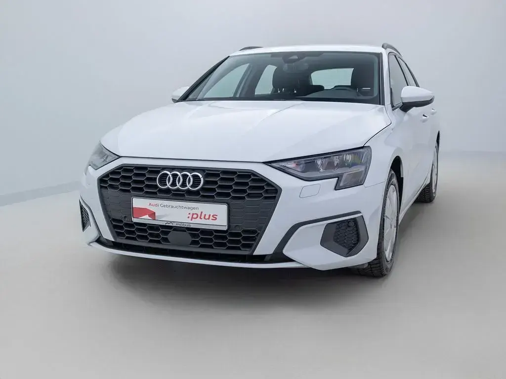 Gebraucht Audi A3 Basis 116 PS (85 kW) 2023 Gletscherweiß metallic Limousine