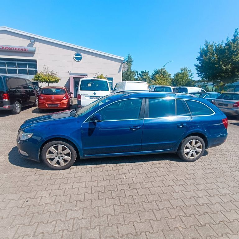 Blau Gebraucht 2013 Skoda Superb Ambition Kombi | 3.500 € (Fairer Preis) - Bild 1/4