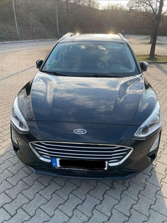 Gebraucht Ford Focus 120 PS (88 kW) 2019 Schwarz Limousine
