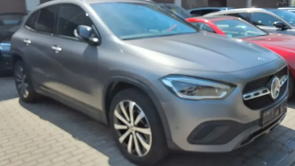 Gebraucht Mercedes GLA220 Progressive 190 PS (139 kW) 2023 Grau SUV