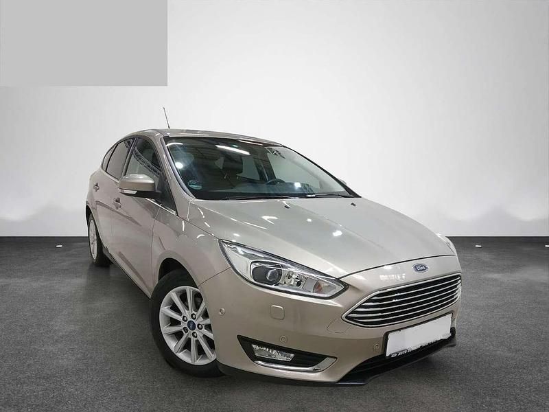 Gebraucht Ford Focus Titanium 120 PS (88 kW) 2016 Titangrau metallic Kleinwagen