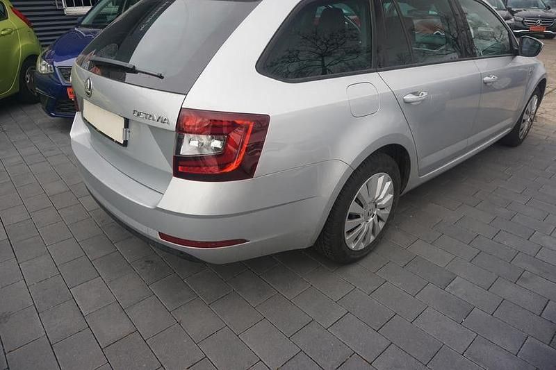 Gebraucht Skoda Octavia Clever 150 PS (110 kW) 2018 Silber Kombi