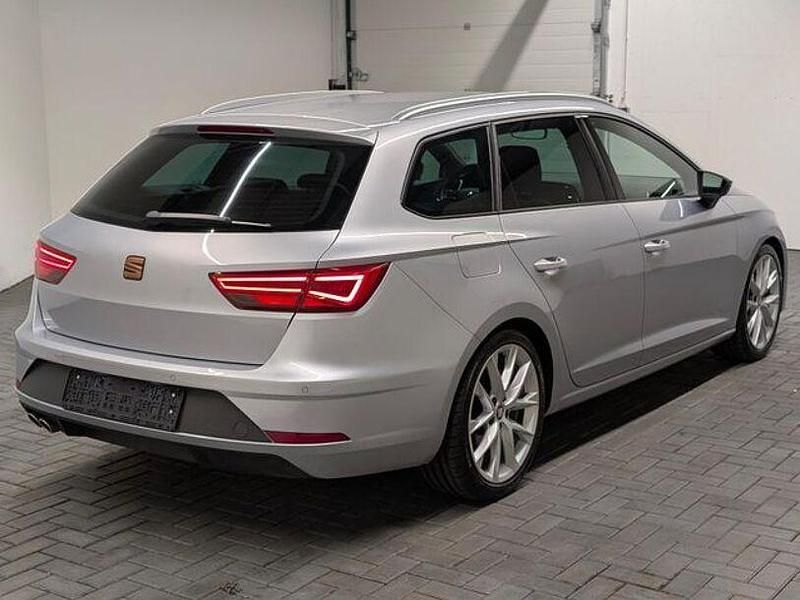 Gebraucht Seat Leon ST FR 131 PS (96 kW) 2018 Urbansilbermet. (metallic) Kombi