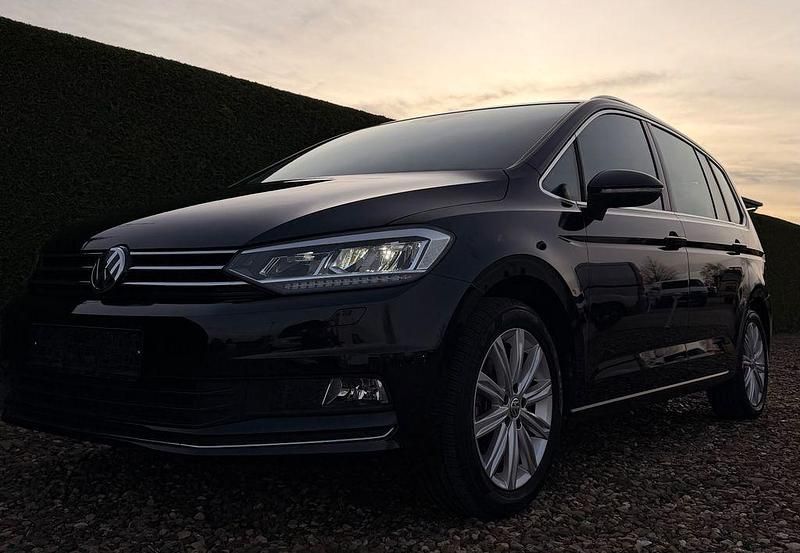 Schwarz Gebraucht 2020 VW Touran Van / Kleinbus | 23.000 € (Superpreis) - Bild 1/4