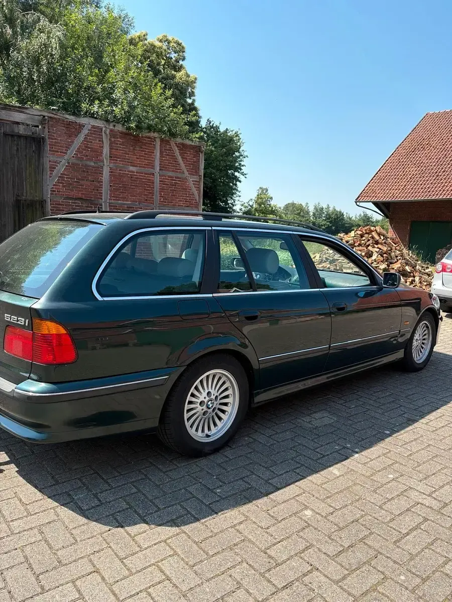 Gebraucht BMW 523 170 PS (125 kW) 1999 Grün Kombi