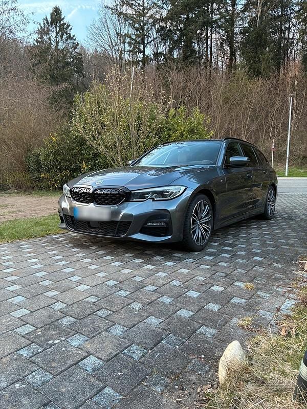 Gebraucht BMW 330 Comfort Edition 265 PS (194 kW) 2020 Grau Kombi