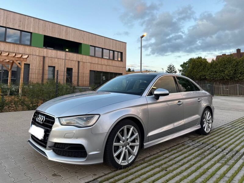 Silber Gebraucht 2016 Audi A3 Design Limousine | 15.900 € (Superpreis) - Bild 1/4