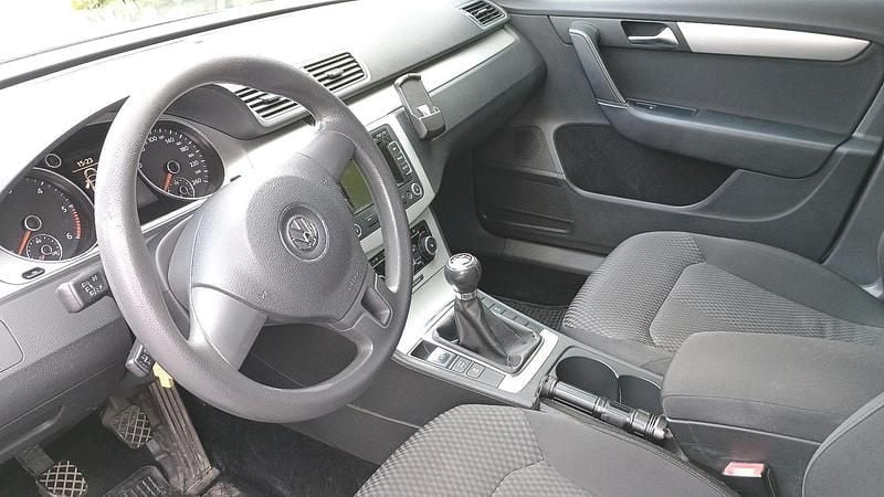 Gebraucht VW Passat 140 PS (102 kW) 2011 Silber Kombi