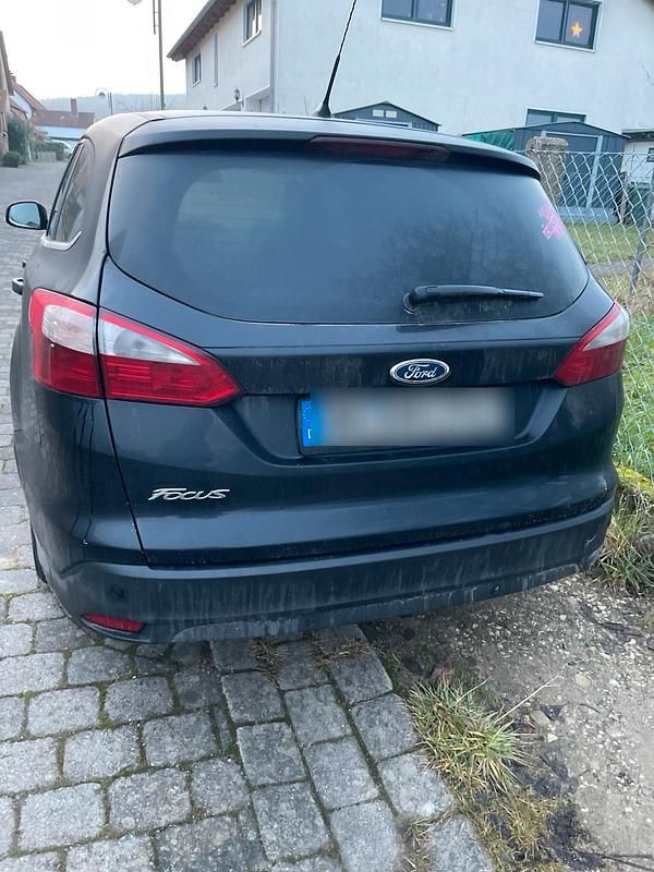 Gebraucht Ford Focus 115 PS (84 kW) 2014 Schwarz Limousine