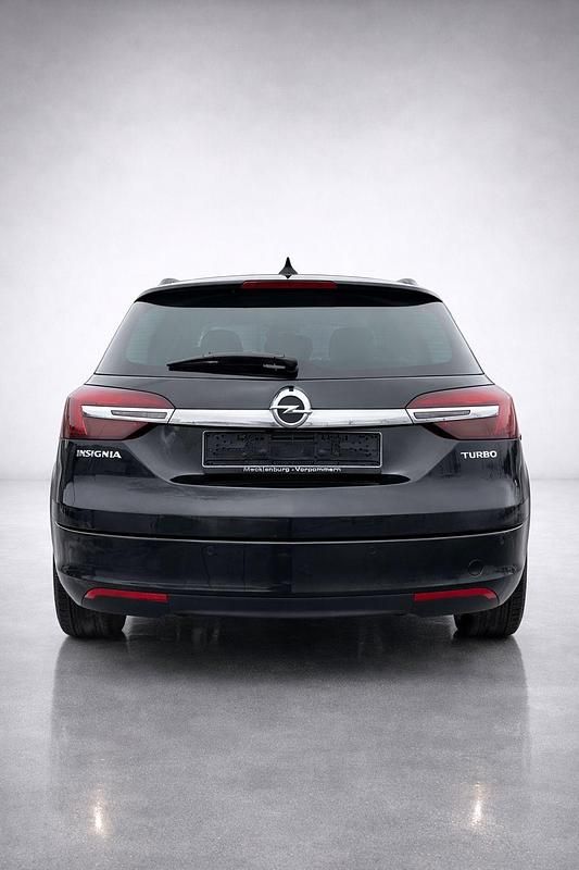 Usado Opel Insignia 170 HP (125 kW) 2017 Preto Carrinha