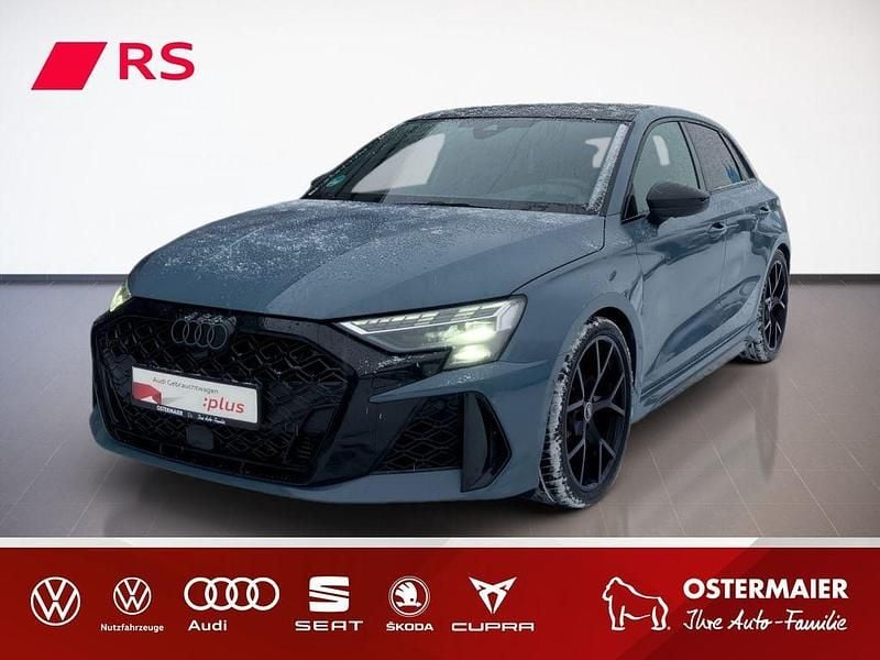 Kemoragrau metallic Gebraucht 2024 Audi RS3 Ambiente Limousine | 66.880 € (Etwas zu teuer) - Bild 1/4