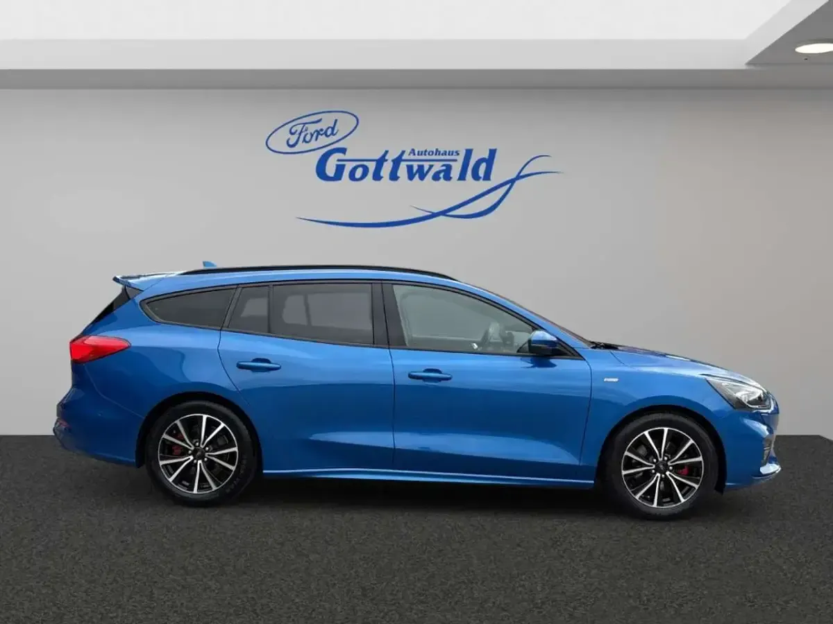 Gebraucht Ford Focus ST-Line 182 PS (133 kW) 2019 Dynamicblau metallic Kombi