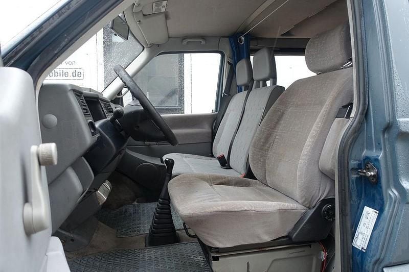 Gebraucht VW T4 68 PS (50 kW) 1996 Grau Van