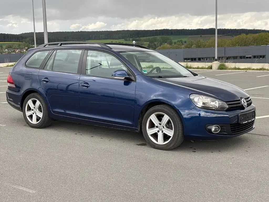 Używany VW Golf VI Trendline 105 KM (77 kW) 2011 Niebieski Hatchback