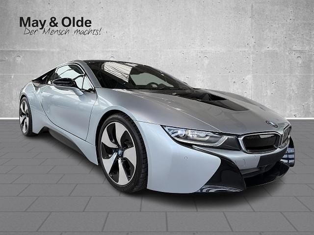Gebraucht BMW i8 Sport Line 362 PS (266 kW) 2017 Silber Coupé