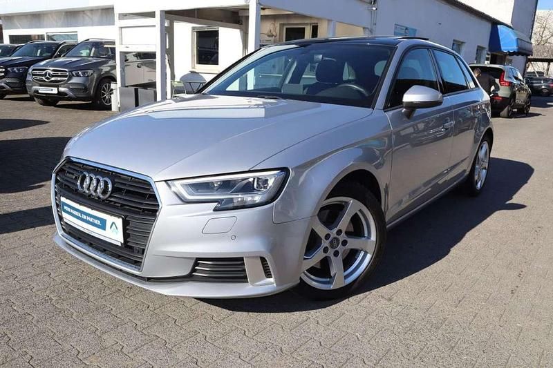 Gebraucht Audi A3 Sport 190 PS (139 kW) 2020 Floret silver metallic Limousine