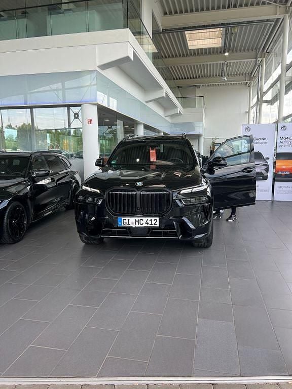 Gebraucht BMW 502 Performance 352 PS (258 kW) 2024 Schwarz SUV