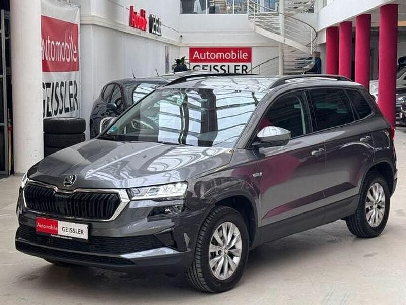 Graphite grey Gebraucht 2024 Skoda Karoq Selection SUV | 25.990 € (Superpreis) - Bild 1/4
