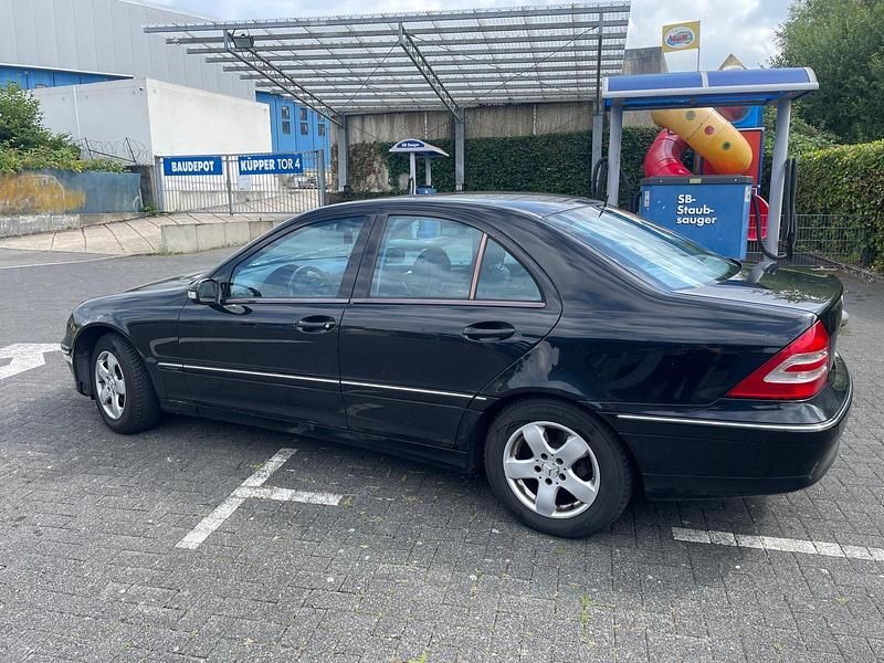 Schwarz Gebraucht 2001 Mercedes 200 Limousine | 2.500 € (Guter Preis) - Bild 1/4