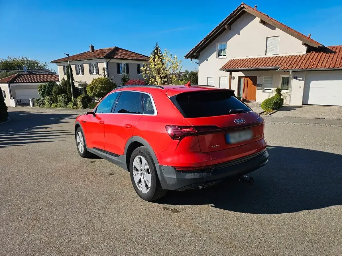 Usata Audi e-tron Premium 300 kW (408 CV) 2019 Rosso SUV