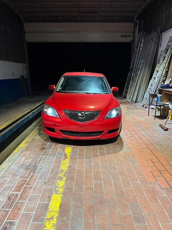 Gebraucht Mazda 3 105 PS (77 kW) 2005 Rot Kleinwagen