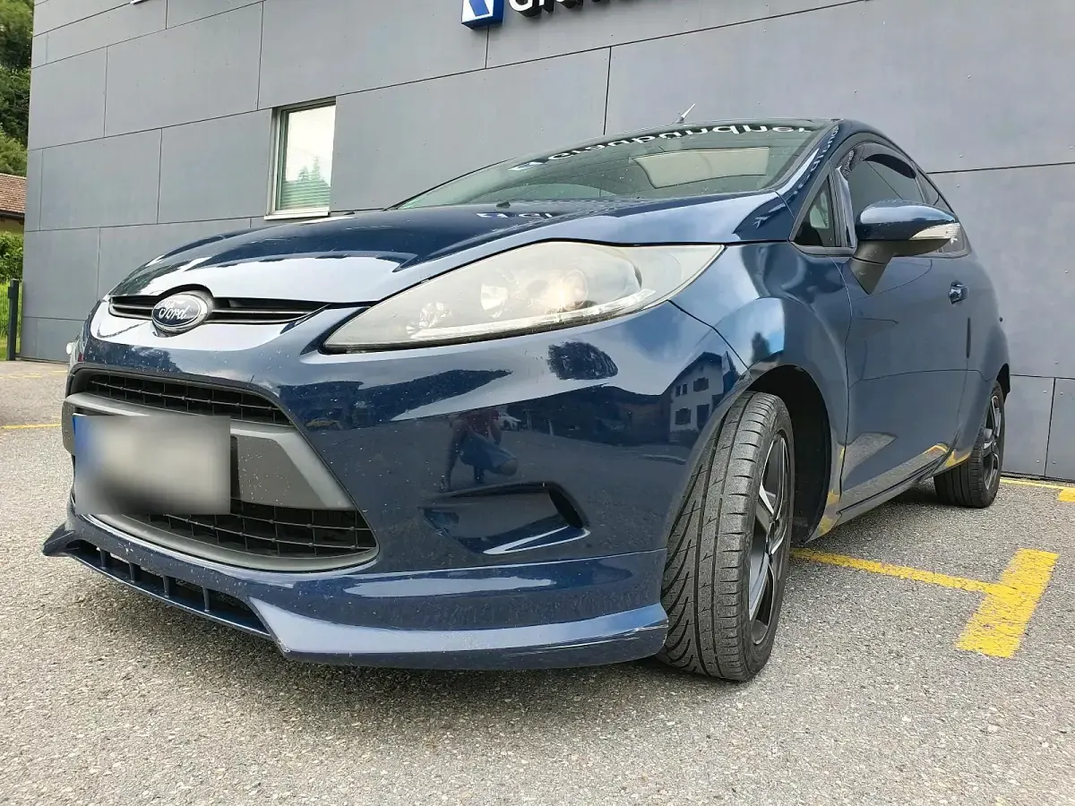 Gebraucht Ford Fiesta 98 PS (72 kW) 2012 Blau Kleinwagen