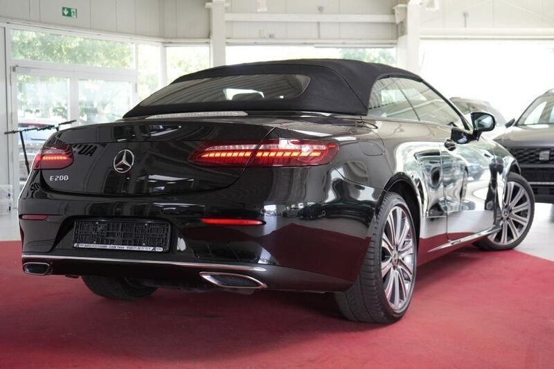 Gebraucht Mercedes E200 Avantgarde 197 PS (144 kW) 2021 Schwarz Cabrio