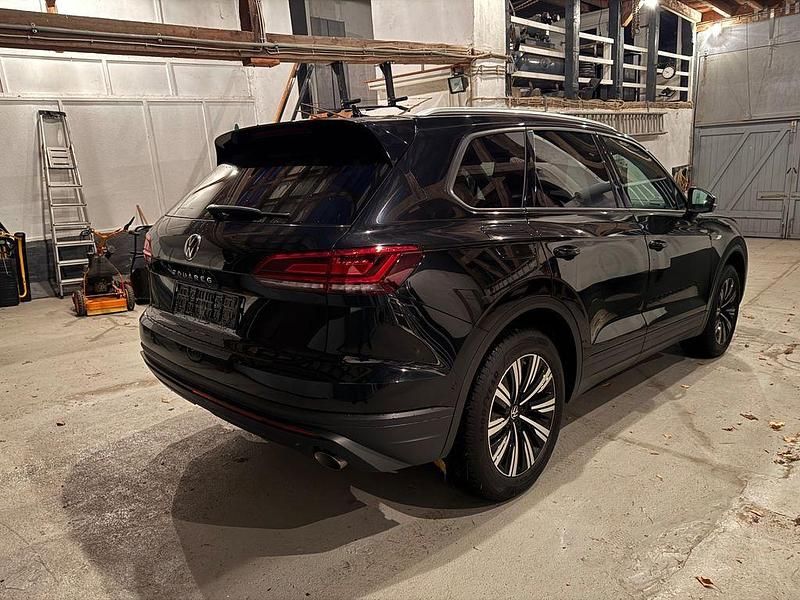 Schwarz Gebraucht 2022 VW Touareg SUV | 48.500 € (Superpreis) - Bild 1/4