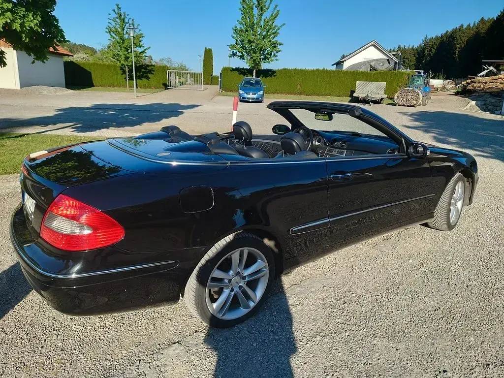 Gebraucht Mercedes CLK350 Avantgarde 272 PS (200 kW) 2006 Schwarz Cabrio