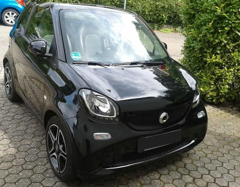 Schwarz Gebraucht 2016 Smart ForTwo Cabrio Prime Cabrio | 13.200 € (Fairer Preis) - Bild 1/4